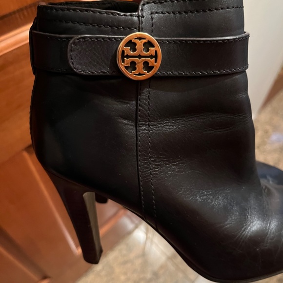 Tory Burch boots - Picture 2 of 7